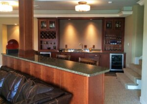 basement with wet bar