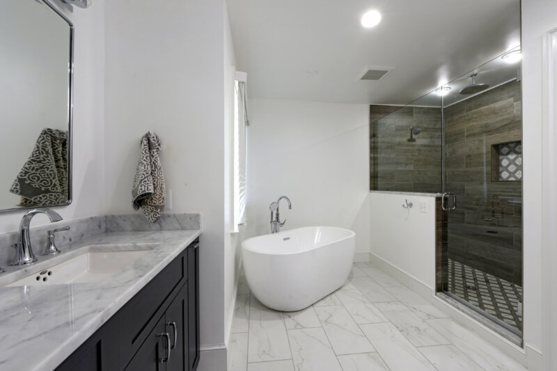 Custom master bath by Metro Building & Remodeling